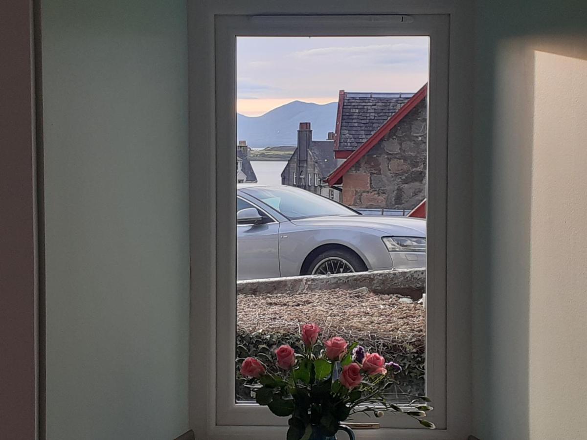The Coorie Inviting 1-Bed Apartment In Oban Eksteriør billede
