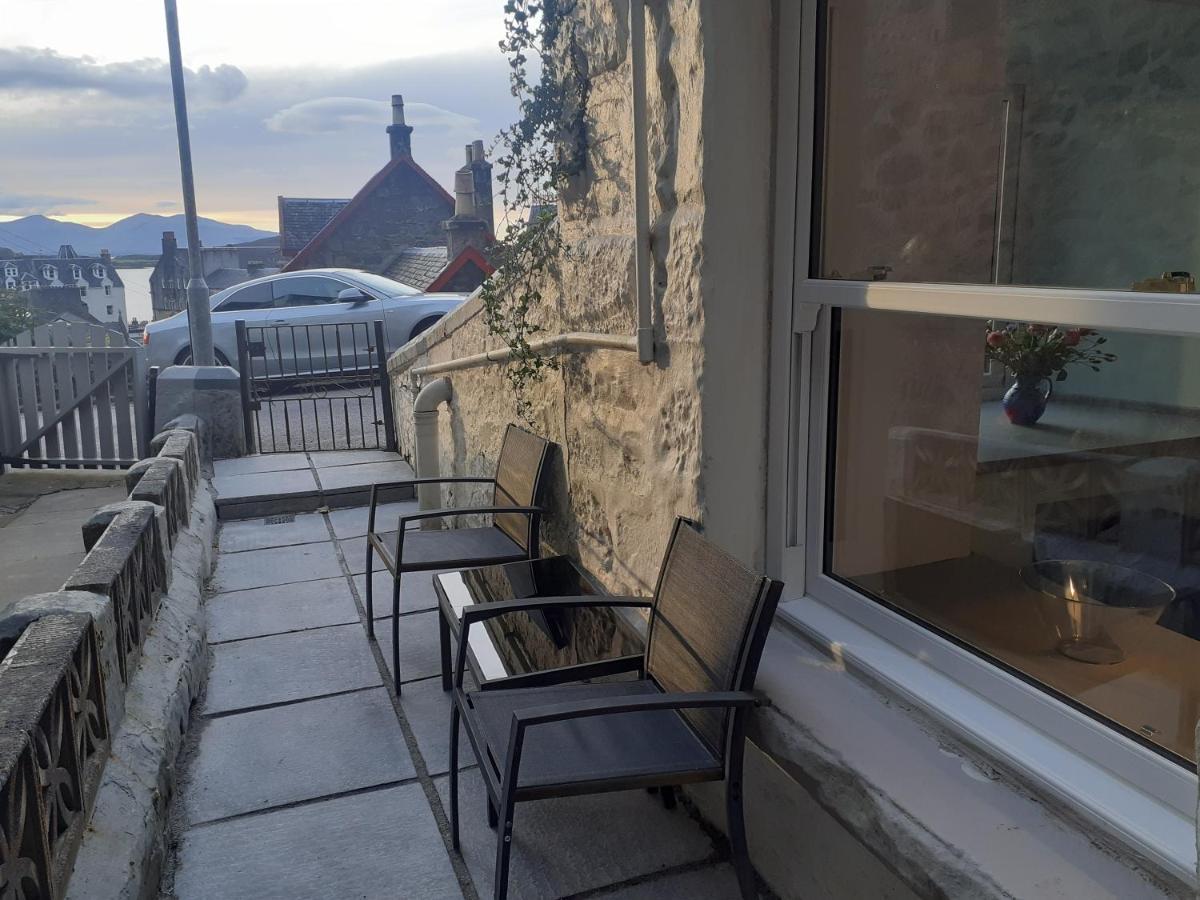 The Coorie Inviting 1-Bed Apartment In Oban Eksteriør billede